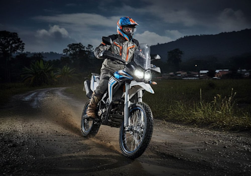 Voge 300 Rally Lifestyle1 Galgo