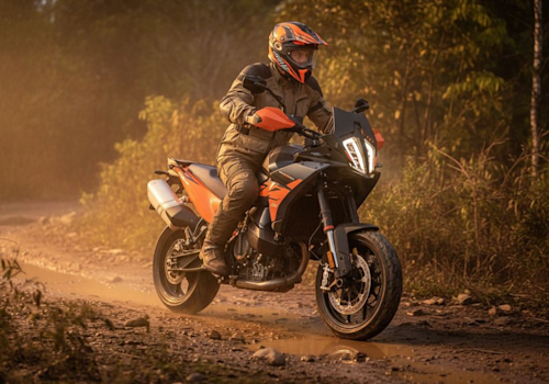 KTM 890 SMT Lifestyle3 Galgo