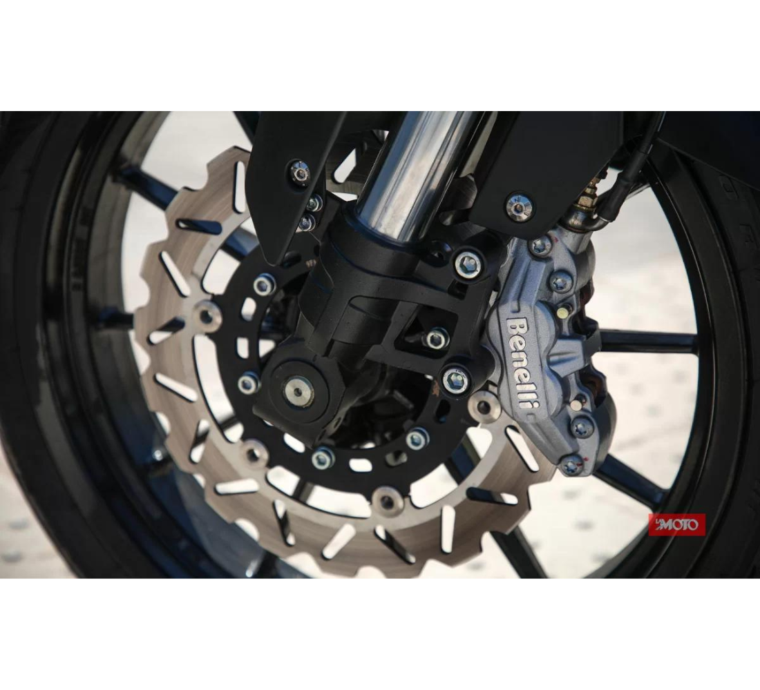Motocicleta Benelli Leoncino 250 rueda galgo México