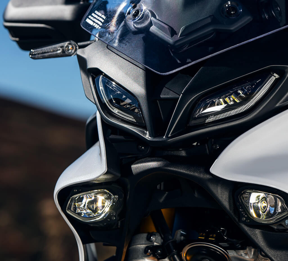 Motocicleta Yamaha Tracer 9 GT faro galgo Chile