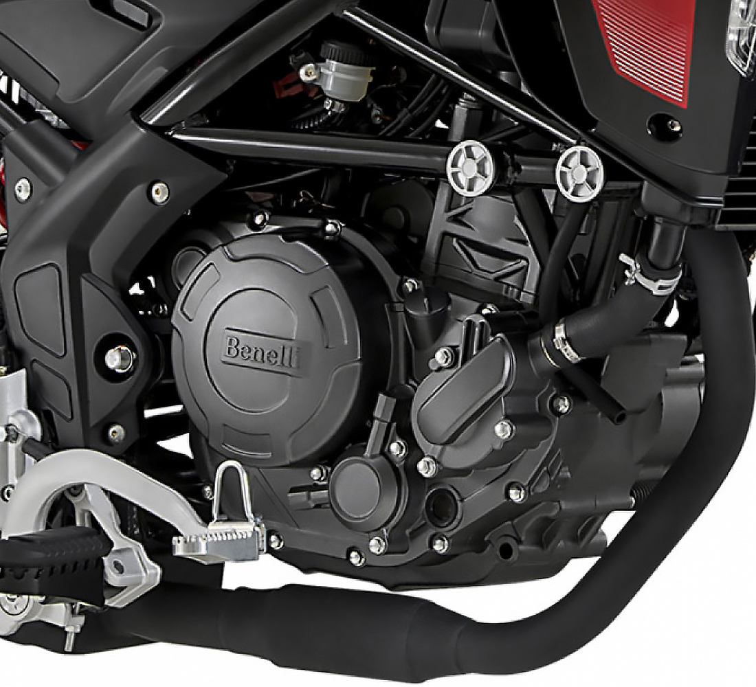 Motocicleta Benelli TRK 251 motor galgo México