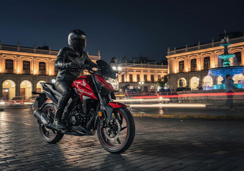 Honda X-BLADE 160 Lifestyle1 Galgo