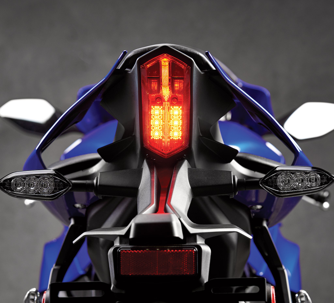 Motocicleta Yamaha R1 faro stop galgo Colombia