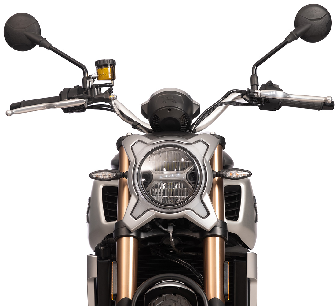 CFMoto CLX 700 Galgo Perú Carrusel 2