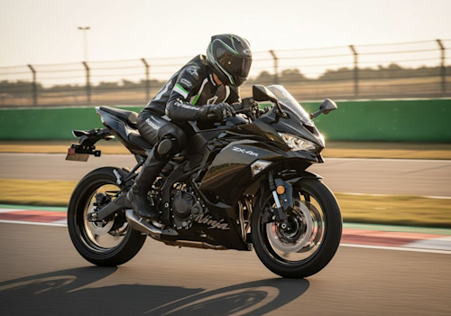 Kawasaki Ninja ZX 4R ABS Lifestyle1 Galgo