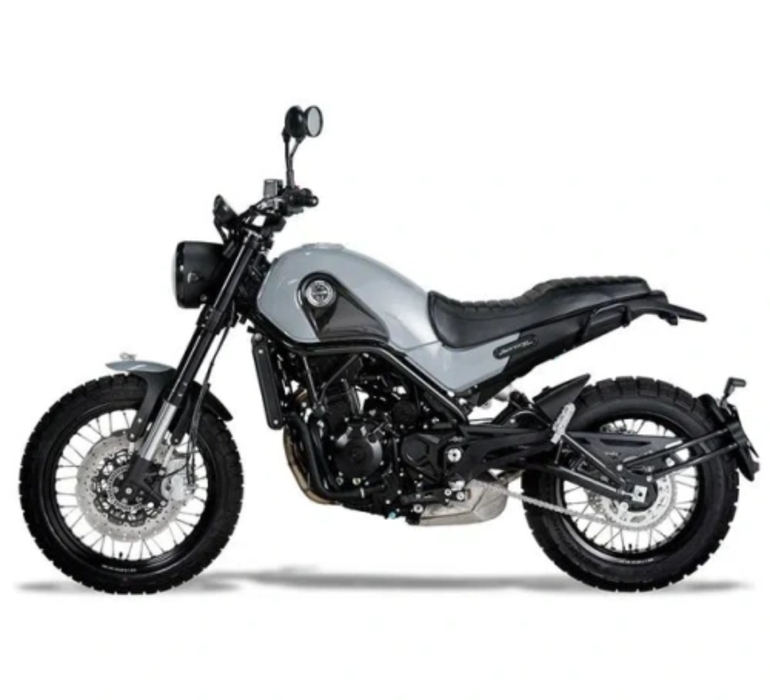 Motocicleta Benelli Leoncino 500 Trail en plano lateral galgo México