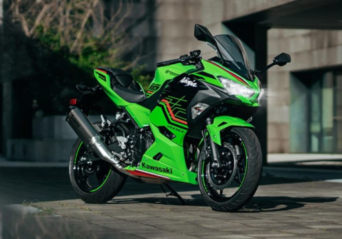 Moto Kawasaki Ninja 400 KRT Galgo Colombia