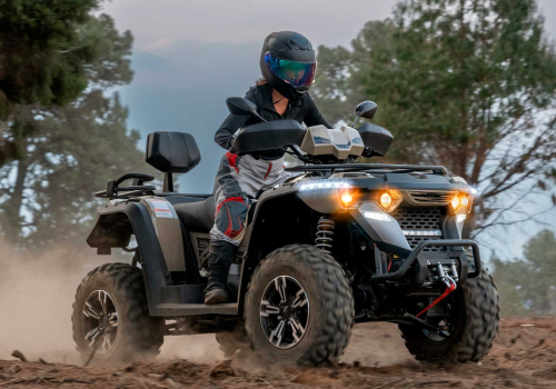 Motocicleta Vento REX 550 en montaña galgo Mexico lifestyle