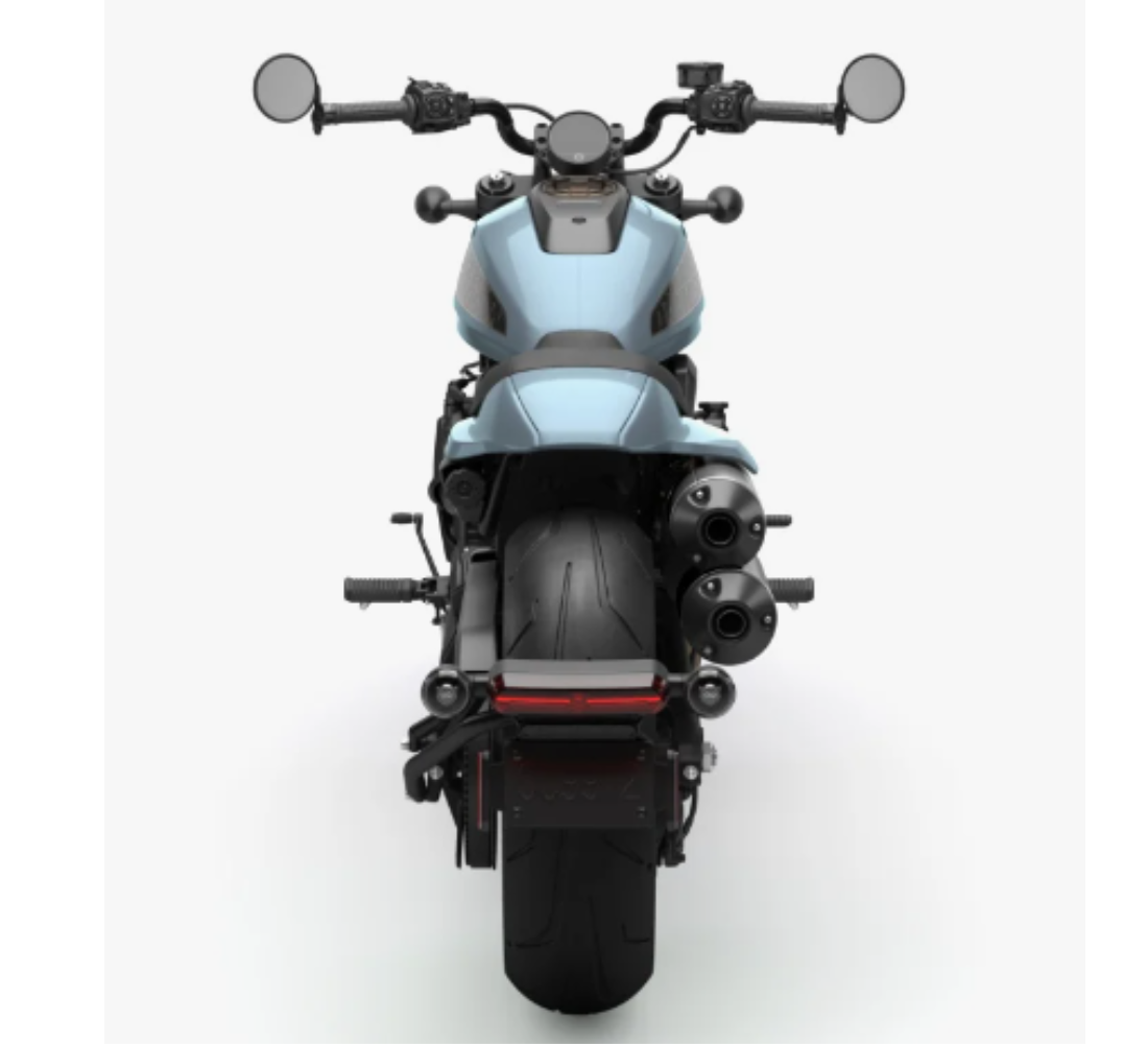 Motocicleta Harley Davidson Sportster S en plano trasero galgo México