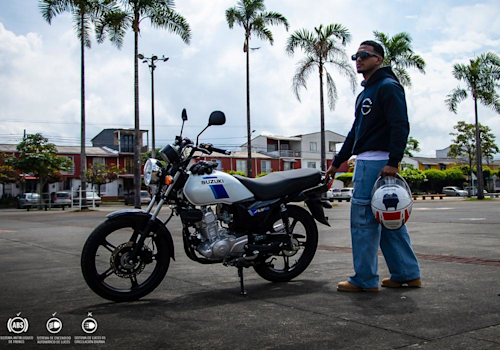 Suzuki AX4 ABS Lifestyle1 Galgo Colombia