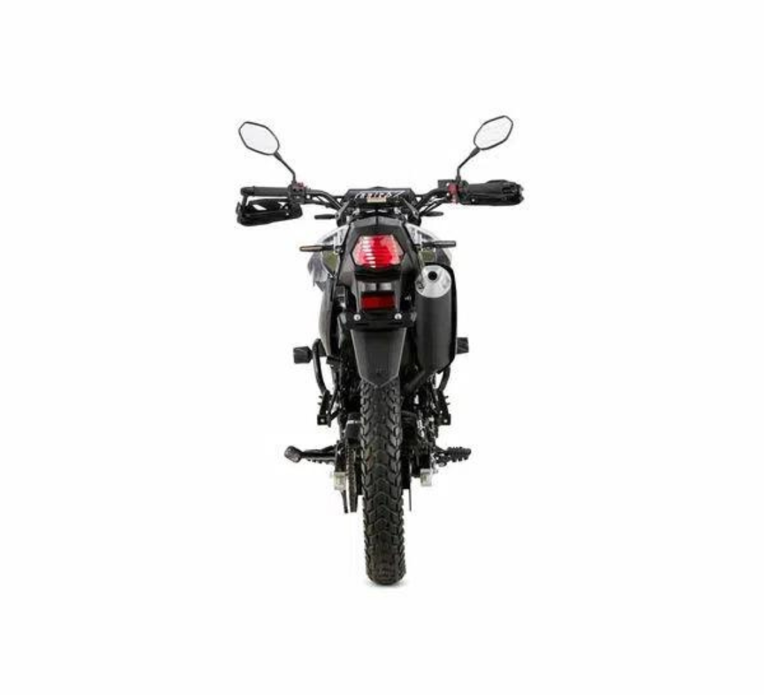 Motocicleta Victory MRX 150 Pro en plano trasero galgo Colombia