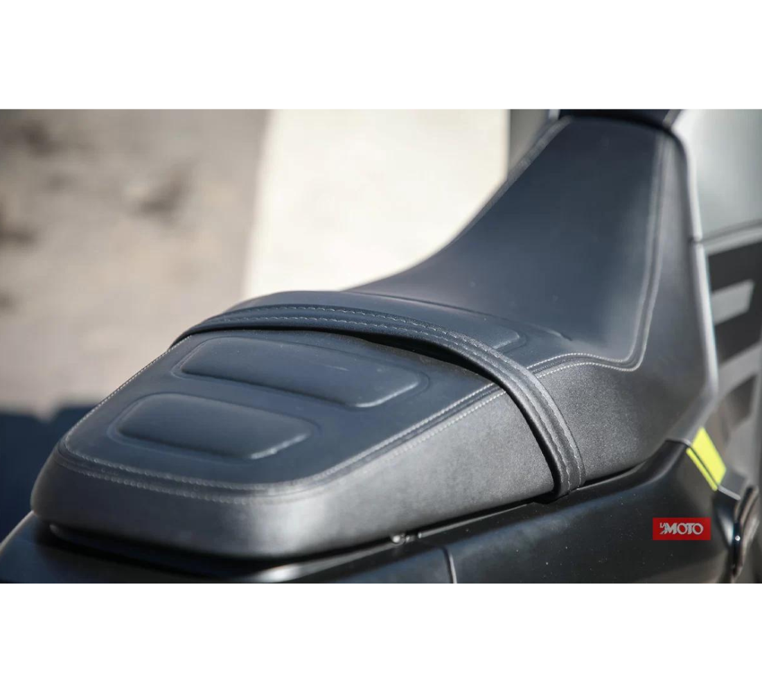 Motocicleta Benelli Leoncino 250 asiento galgo México