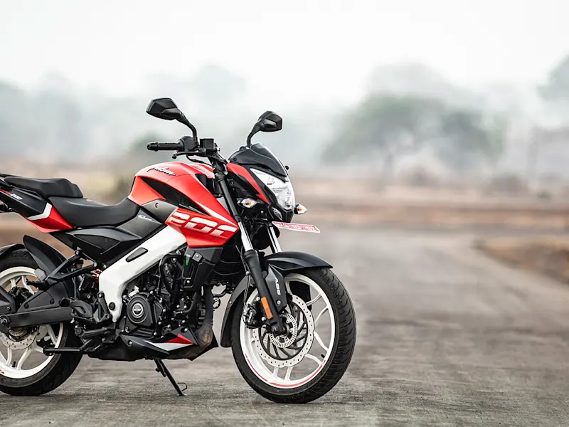 Bajaj Pulsar 200 NSFI Migrante