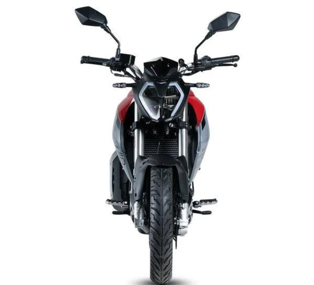 Motocicleta Benelli 180 S en plano frontal galgo México