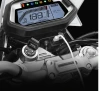 motocicleta hero xpulse 200 4V detalle tablero digital usb