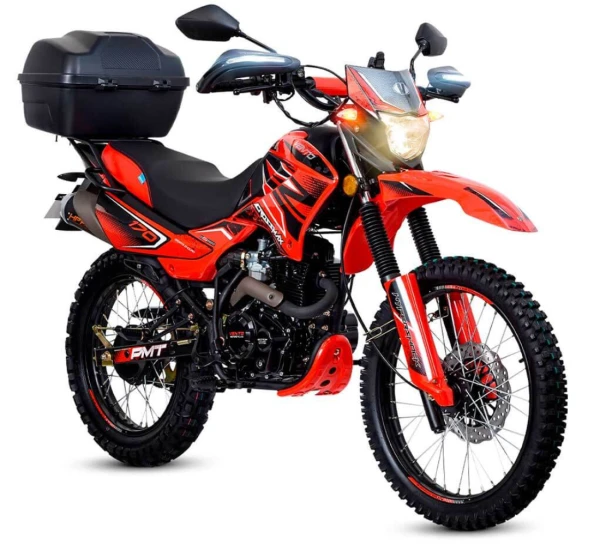 Motocicleta Vento Crossmax 170 en primer plano galgo Mexico