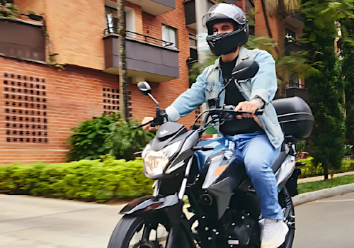 Victory Nitro 125 Facelift Lifestyle1 Galgo Colombia
