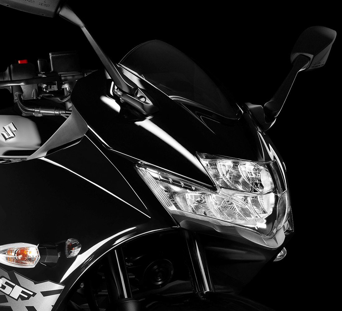 Motocicleta Suzuki GIXXER SF 150 ABS faro galgo Colombia