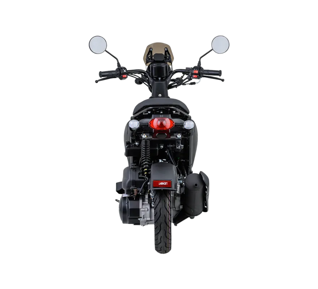 Motocicleta AKT Mawi FP 125 en plano trasero galgo Colombia