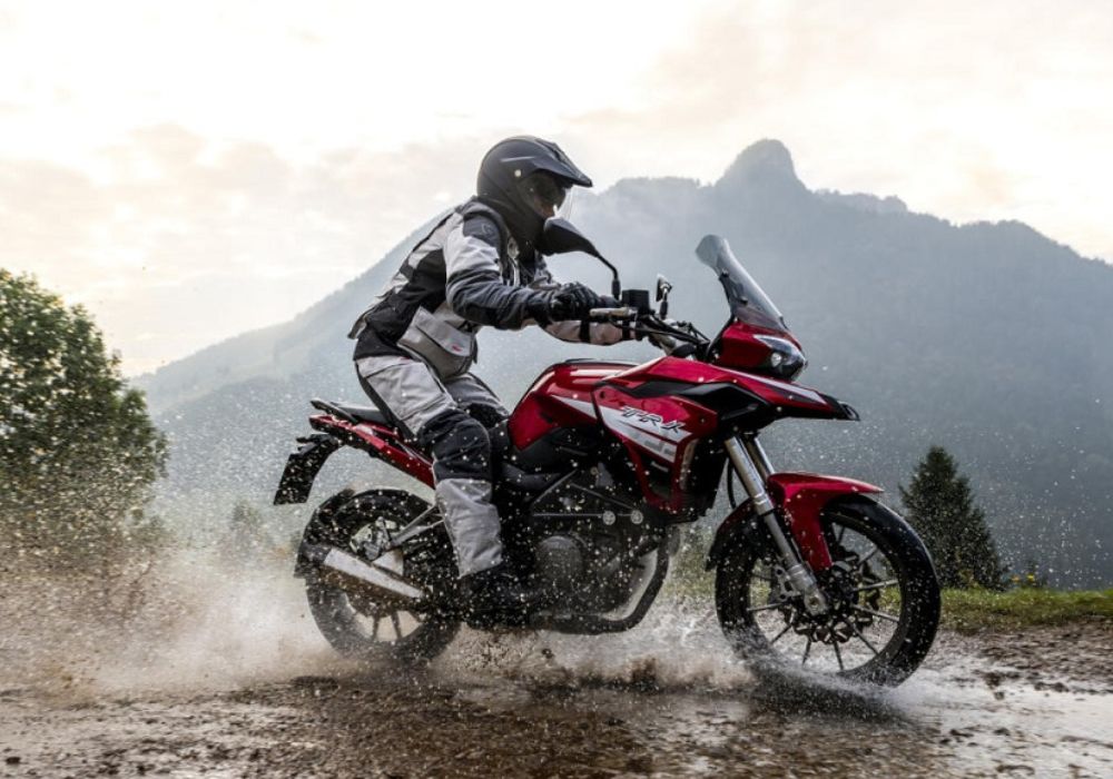 Moto Benelli TRK 251 Galgo Colombia