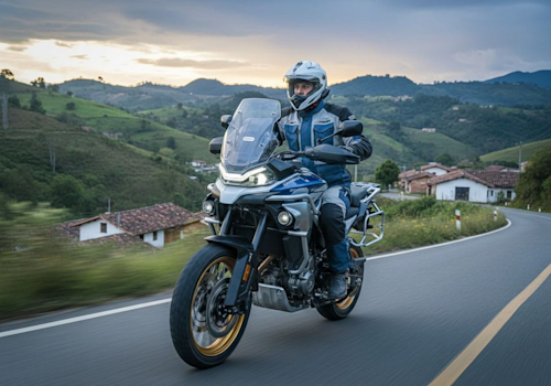 CF Moto 800MT Explore Lifestyle3 Galgo