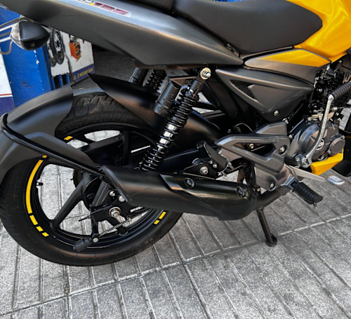 Bajaj Pulsar 125 NS - Usada Lifestyle3 Galgo Chile