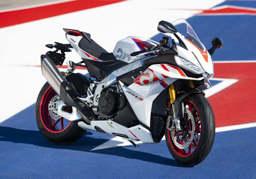 Motocicleta Aprilia RSV4 en pista galgo México lifestyle