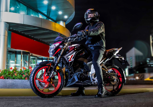 Motocicleta Italika 250 Z en ciudad galgo México lifestyle