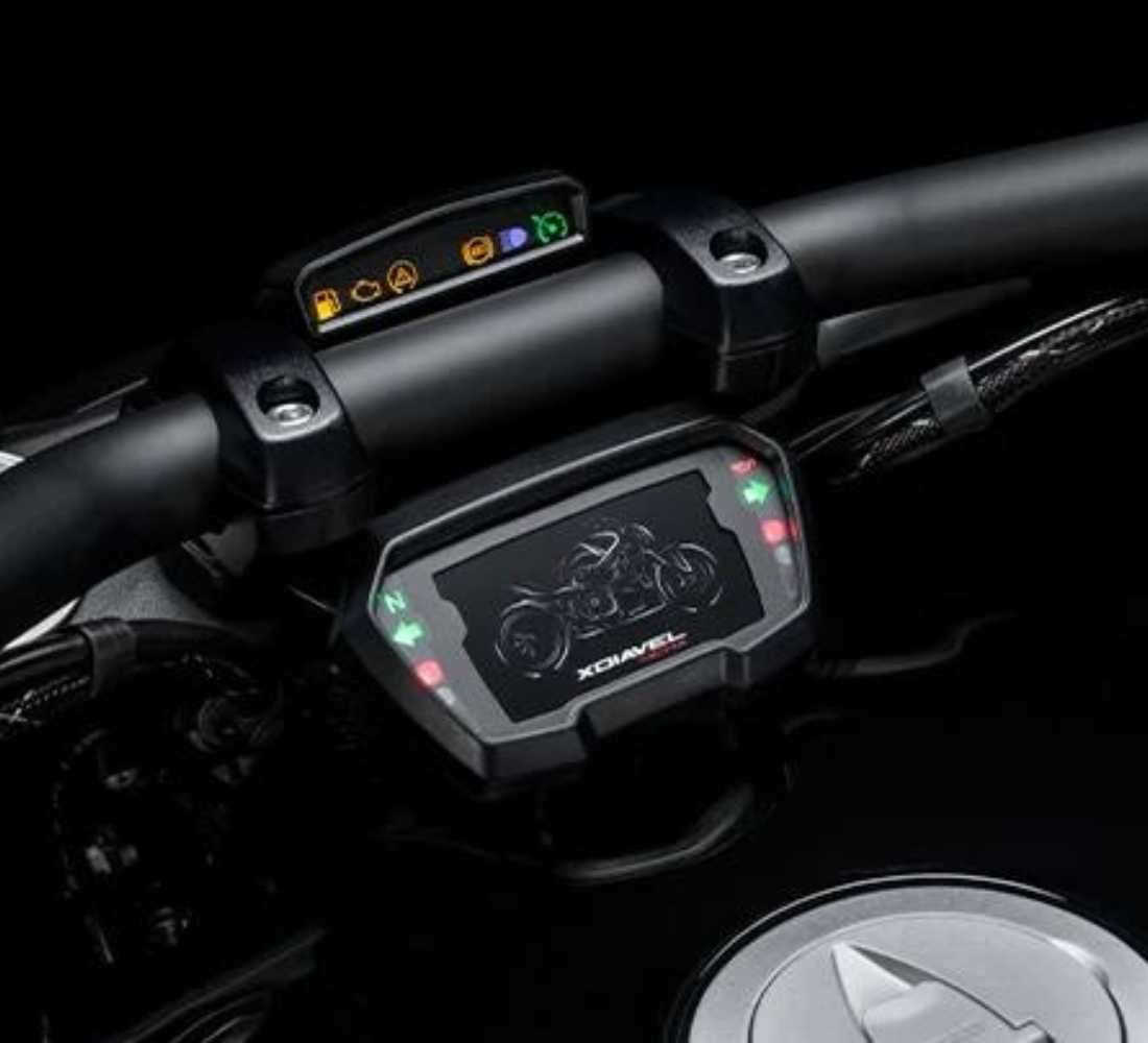 Motocicleta Ducati XDiavel Nera tablero galgo México