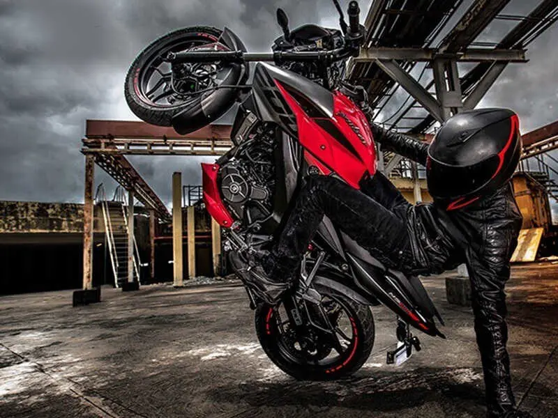 Bajaj Pulsar 200 NSFI Migrante
