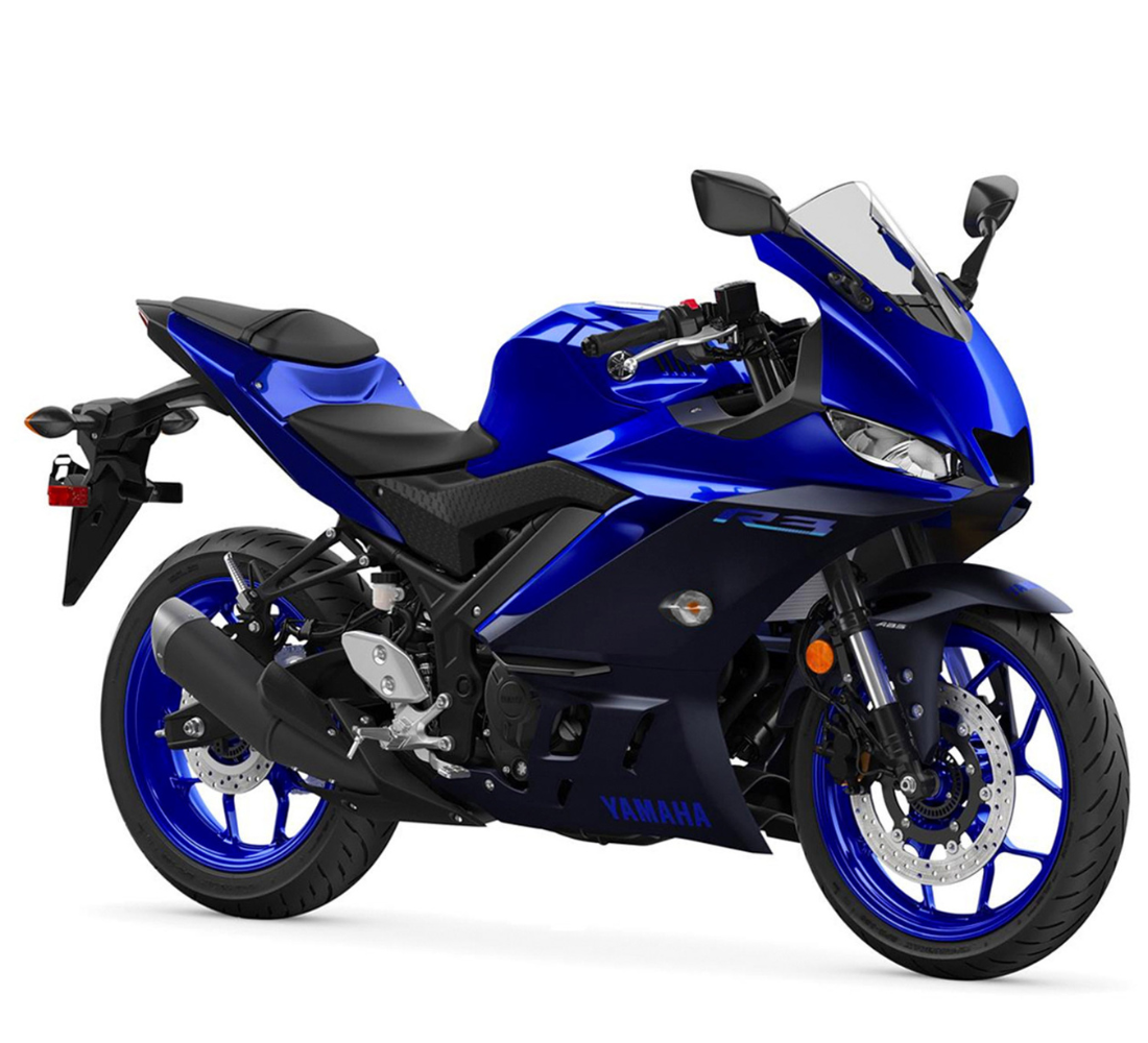 Motocicleta Yamaha R3 en primer plano galgo Chile