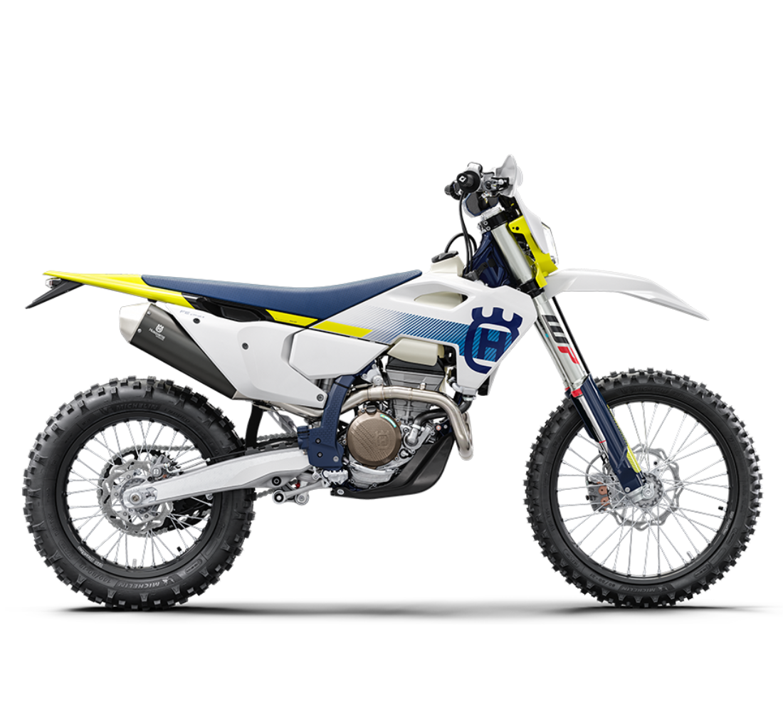 Motocicleta Husqvarna FE 250 en plano lateral galgo México