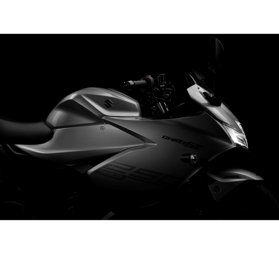 Motocicleta Suzuki GIXXER SF 250 depósito galgo Colombia