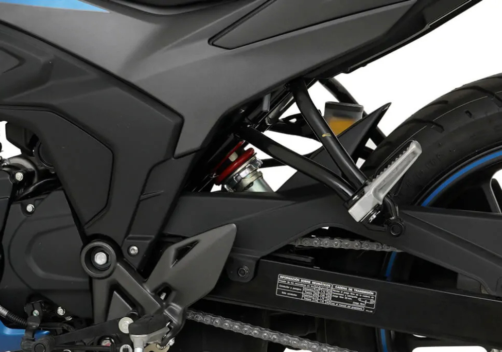 Motocicleta Honda CB 190R 2.0 suspensión trasera galgo Colombia lifestyle