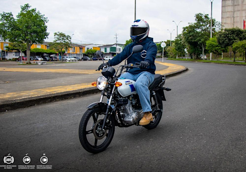 Suzuki AX4 ABS Lifestyle2 Galgo Colombia