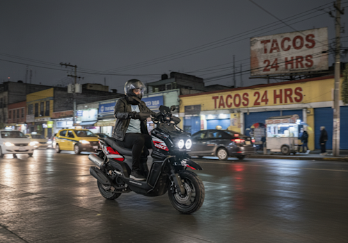 Moto Avanzada Skyjet 180 Lifestyle1 Galgo