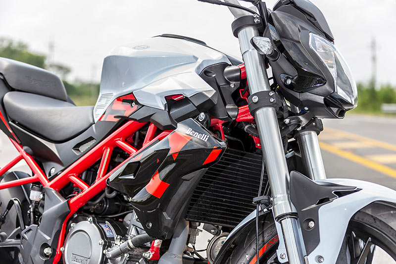Moto Benelli TNT 25 Galgo Perú