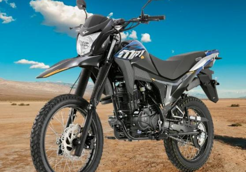 Motocicleta Victory MRX 150 TK en llano galgo Colombia lifestyle