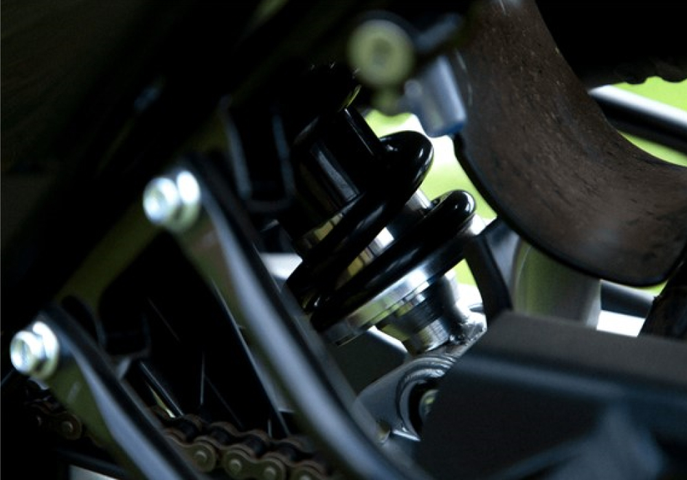 Motocicleta Suzuki DR 150 MODELO 2025 suspensión galgo Colombia