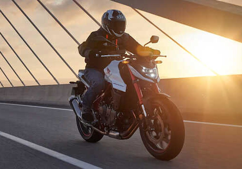 Honda CB750 Lifestyle1 Galgo Chile