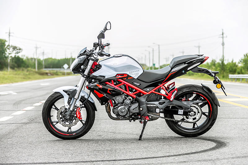 Moto Benelli TNT 25 Galgo Perú