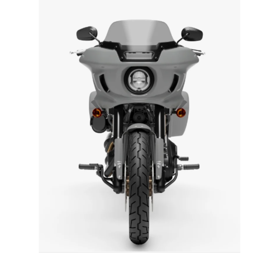 Motocicleta Harley Davidson Low Rider ST en plano frontal galgo México