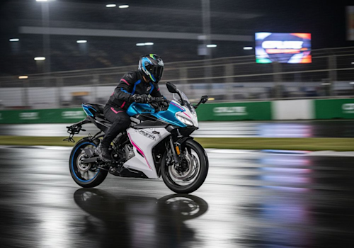 CFLITE 250 SR Carburada Lifestyle1 Galgo