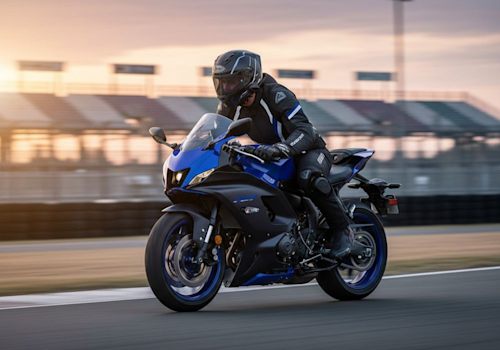 Yamaha R7 Lifestyle1 Galgo