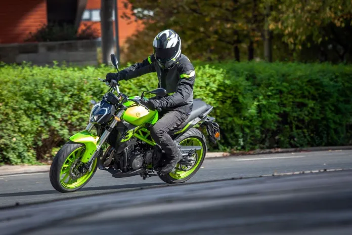 Moto Benelli 302 S Galgo Perú