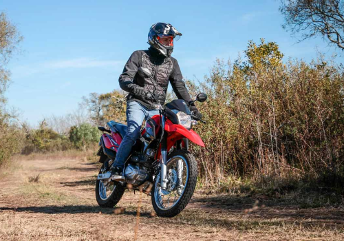 Motocicleta Honda XR 150 en tierra galgo México lifestyle