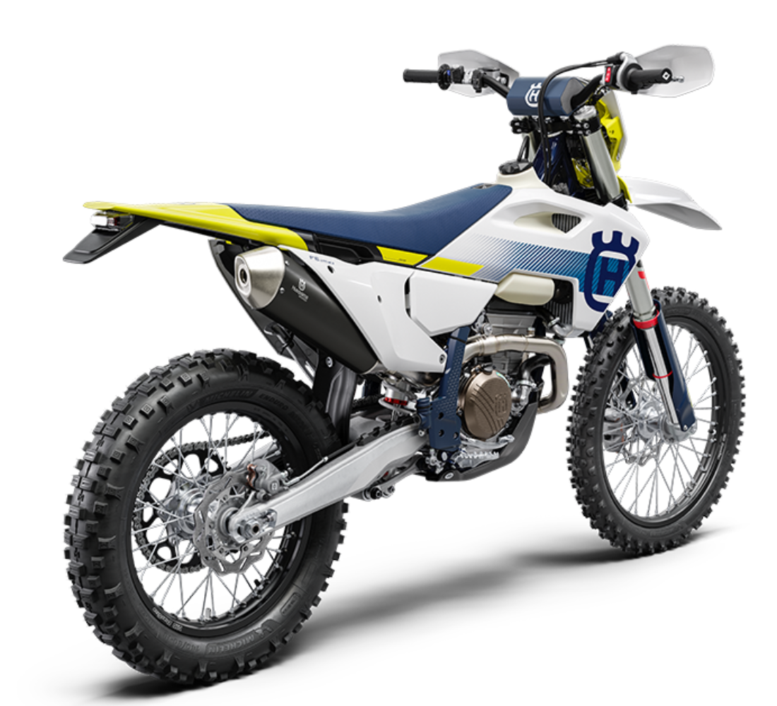 Motocicleta Husqvarna FE 250 en plano diagonal galgo México
