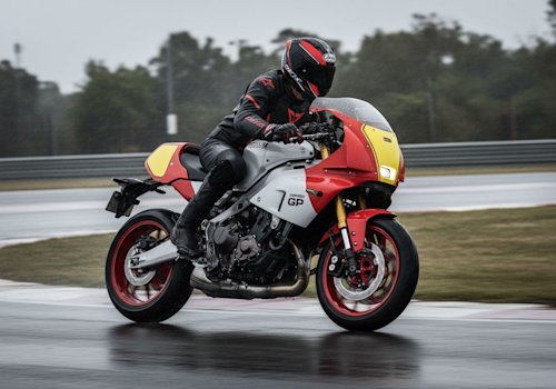 Yamaha XSR900 GP Lifestyle1 Galgo