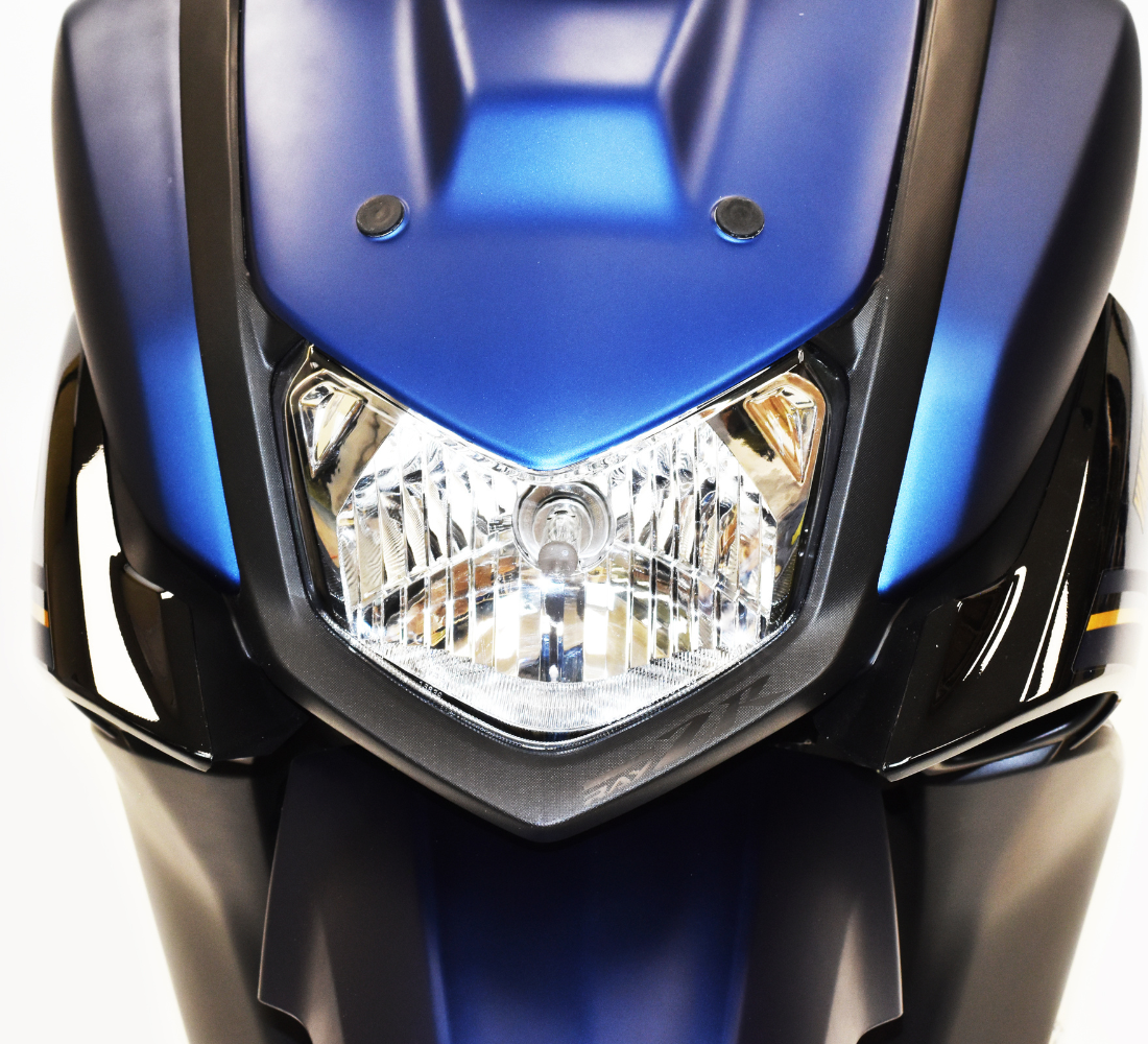 Motocicleta Yamaha Ray ZR 125 FI faro galgo México