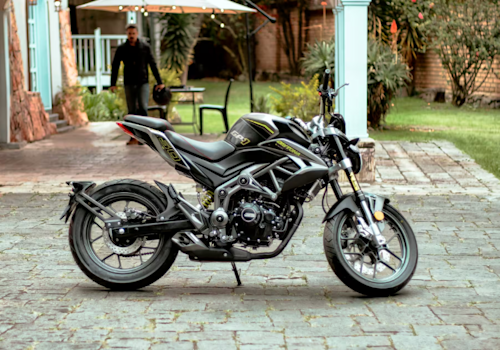 Daytona S1 Lifestyle3 Galgo México